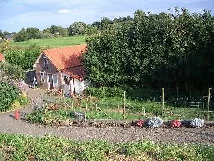 Holiday home Dijkzicht Hurwenen